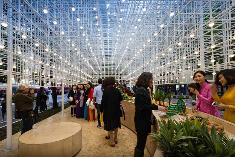 Vietnamese Food Pavilion by MIA Design Studio