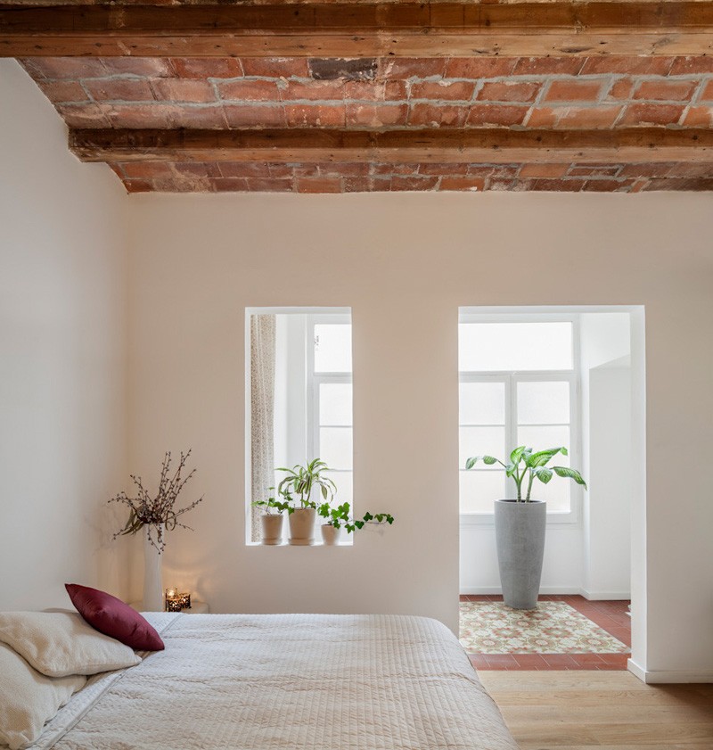 Interior renovation of an apartment in Barcelona, Spain, designed by Sergi Pons.