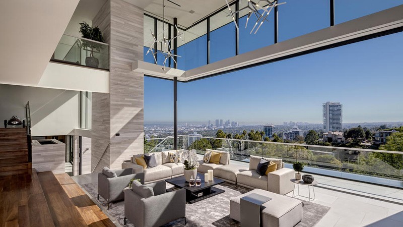 St Ives Drive House overlooking Sunset Strip in Los Angeles