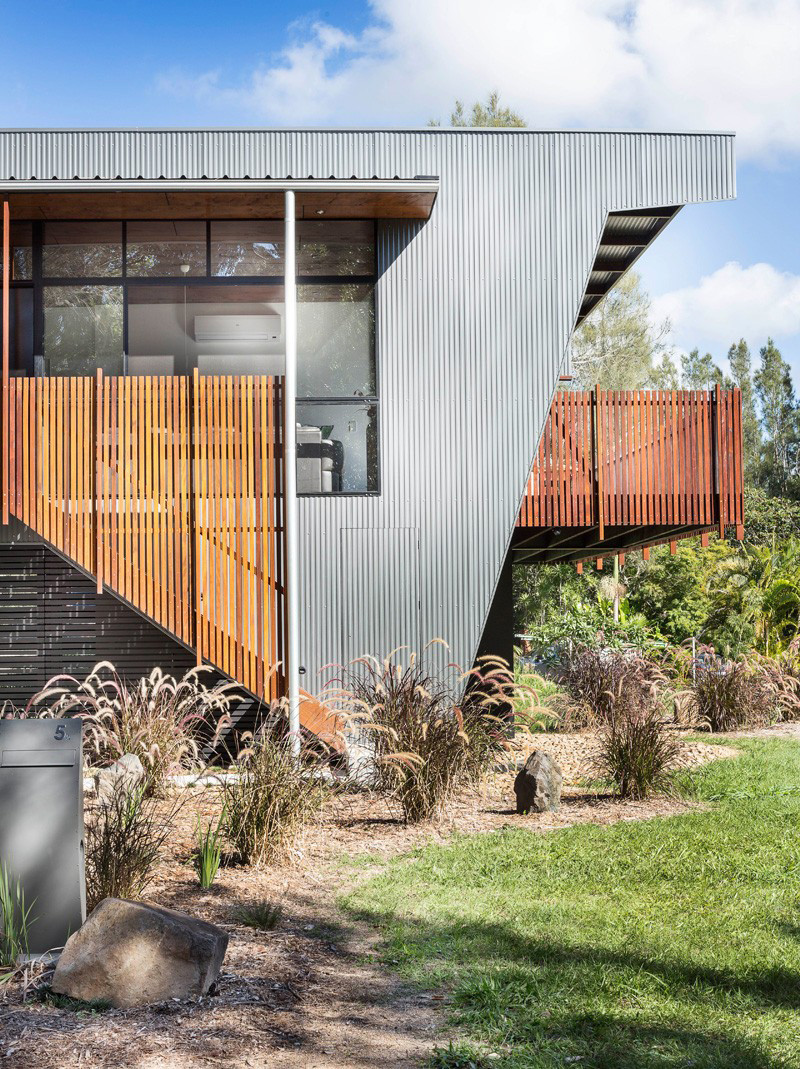 9 Examples Where Corrugated Steel Has Been Used As Siding