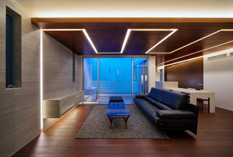 Follow the lighting in this home in Japan