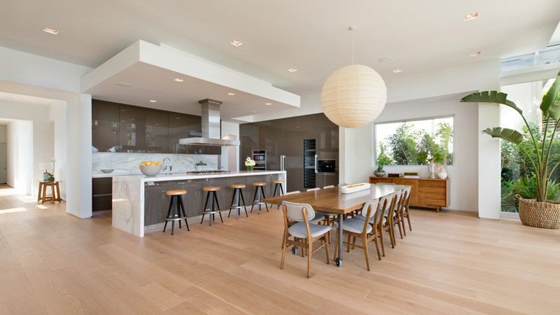 A contemporary home on DiLido Island in Miami Beach, designed by Max Strang and built by Luis Bosch