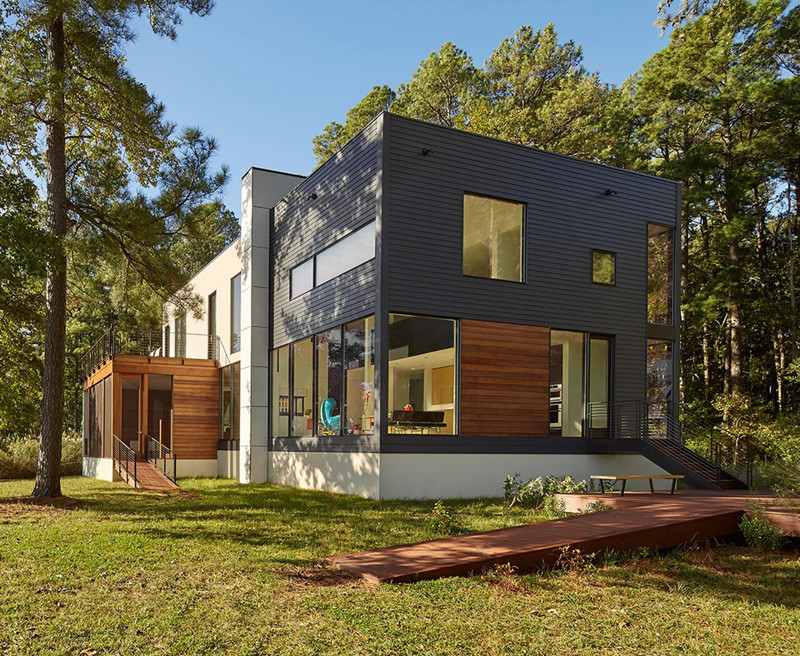 This home in Maryland has been designed to take advantage of the water views