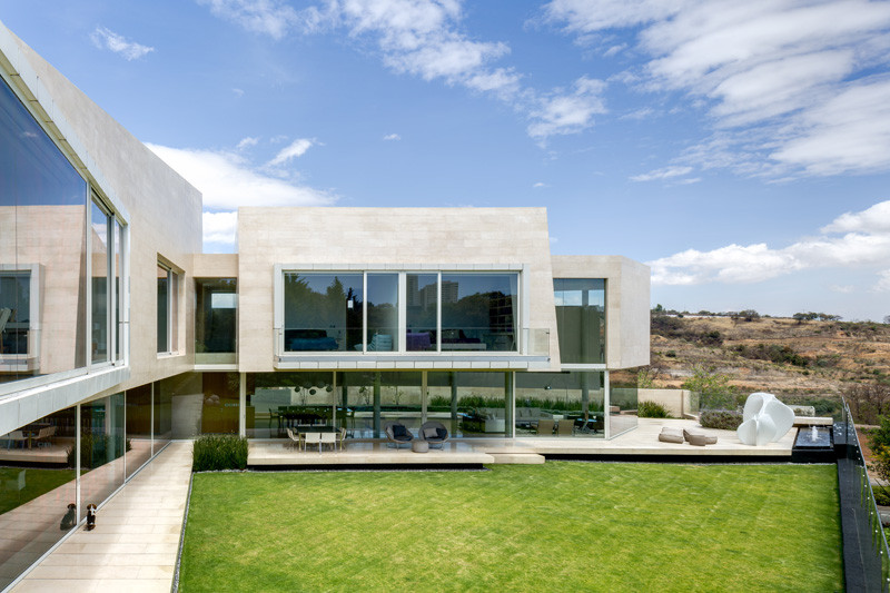 Country Club Residence by Migdal Arquitectos