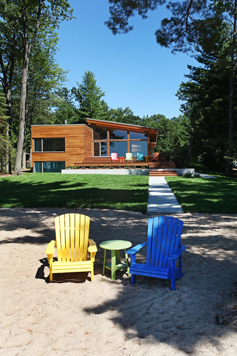 Higgins Lake House by Jeff Jordan Architects