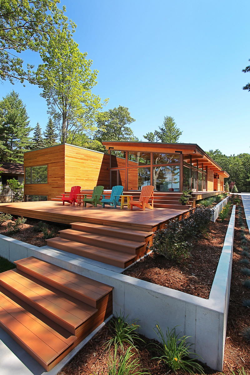 Higgins Lake House by Jeff Jordan Architects