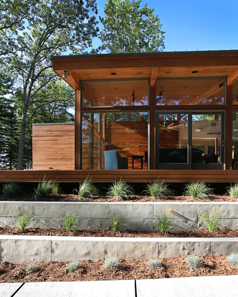 Higgins Lake House by Jeff Jordan Architects