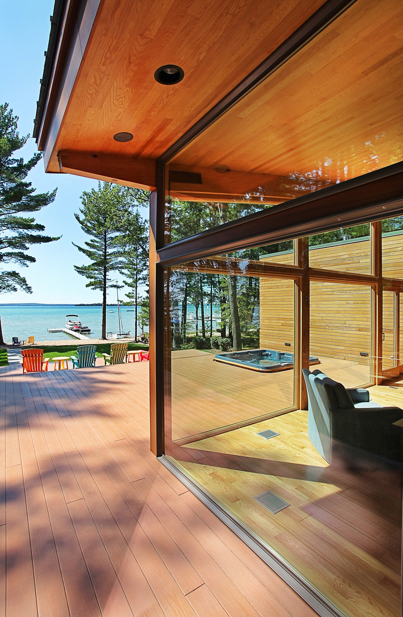 Higgins Lake House by Jeff Jordan Architects