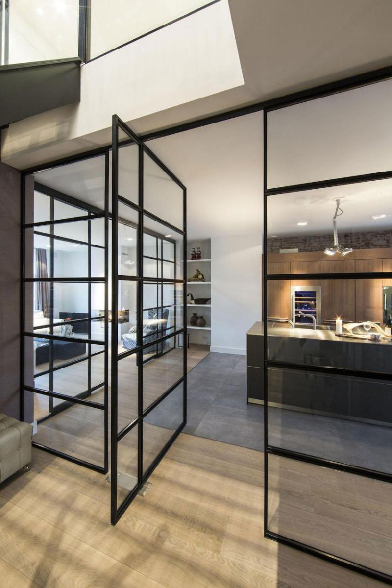 10 Examples Of Pivoting Doors