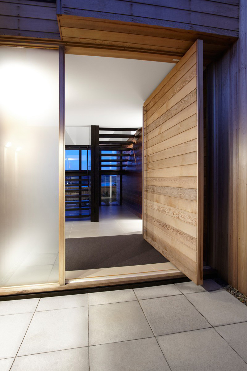 10 Examples Of Pivoting Doors