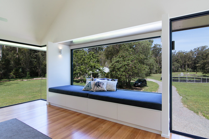 This house was built in a flood zone, so they raised it off the ground // Platypus Bend House by Robinson Architects