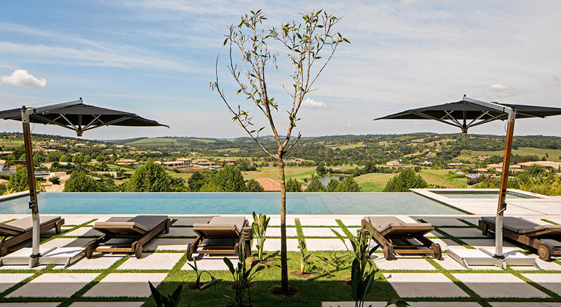 CA House in Bragança Paulista, Brazil, designed by Jacobsen Arquitetura.