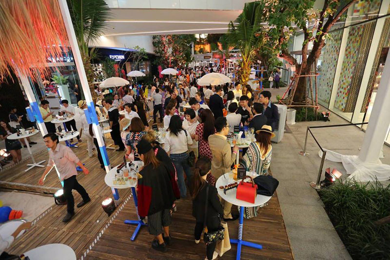 13 Pictures Of A Fun Pop-Up Beach In A Bangkok Mall