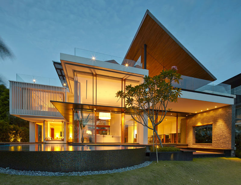 No.2, a house located in Singapore, and designed by Greg Shand Architects.