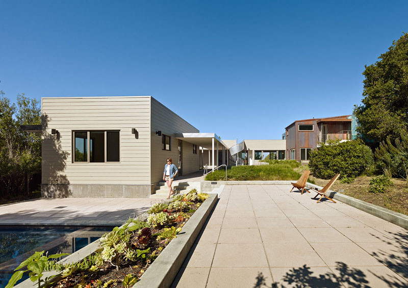 IN|OUT Residence in Stinson Beach, California, designed by WNUK SPURLOCK Architecture