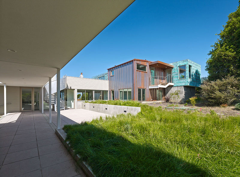 IN|OUT Residence in Stinson Beach, California, designed by WNUK SPURLOCK Architecture