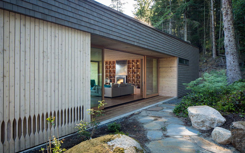 Lone Madrone Retreat by Heliotrope Architects