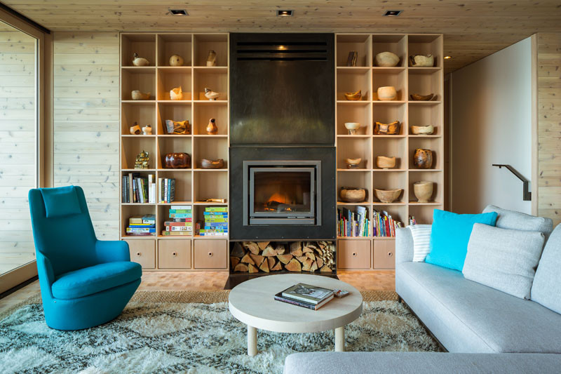 Lone Madrone Retreat by Heliotrope Architects