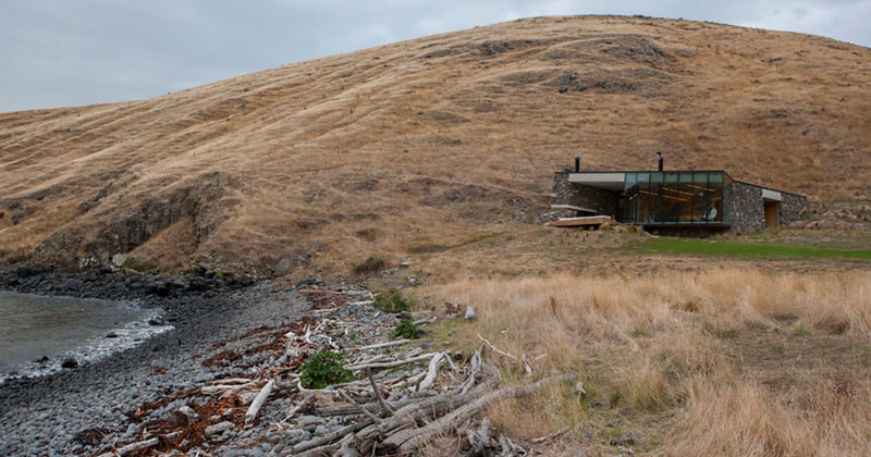 A private seaside getaway on the shores of the New Zealand coast