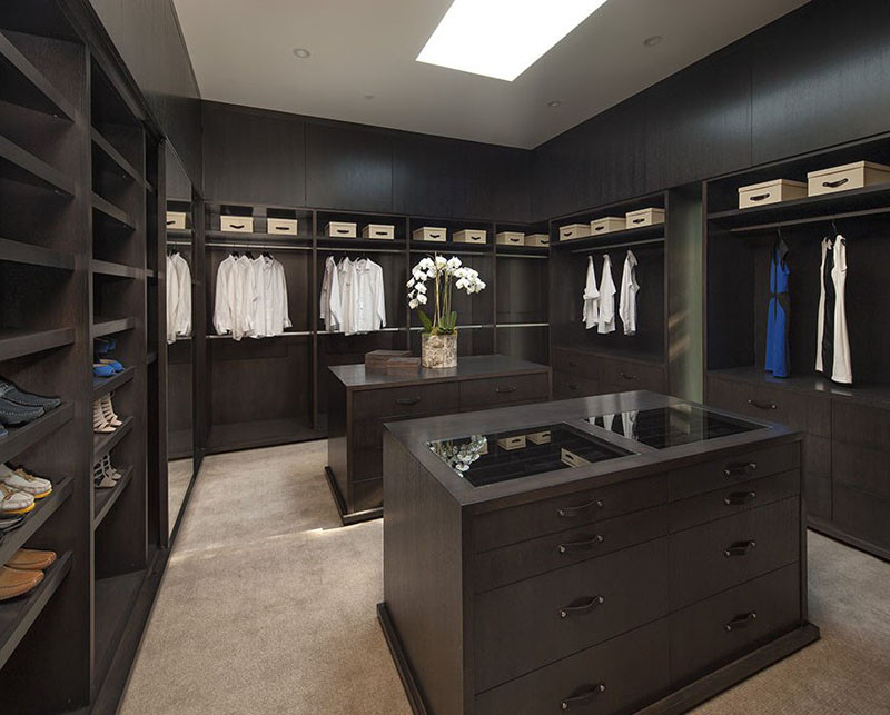 15 Examples Of Walk-In Closets To Inspire Your Next Room Make-Over