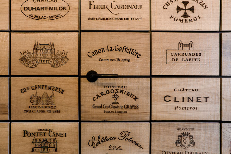 2100 Engraved Oak Panels Line The Walls Of This New Wine Shop In Rotterdam