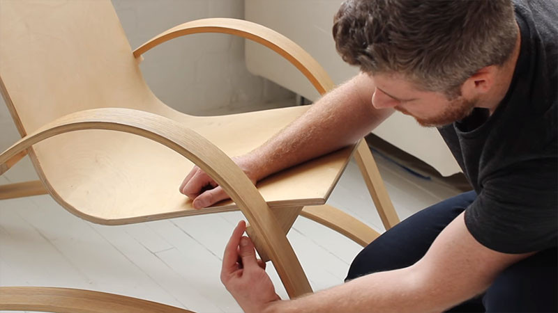 See How This Bow Spring Chair Was Made