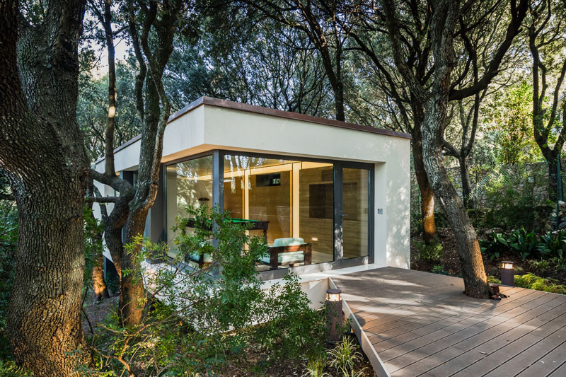 The House in the Woods, a detached extension, designed by Officina29 Architetti