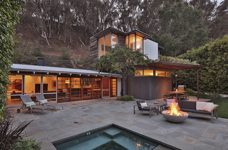 This Rustic Modern Home Lives In A California Canyon