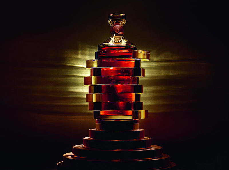 Arik Lévy has designed a Limited Edition bottle and case to celebrate 250 years of Hennessy