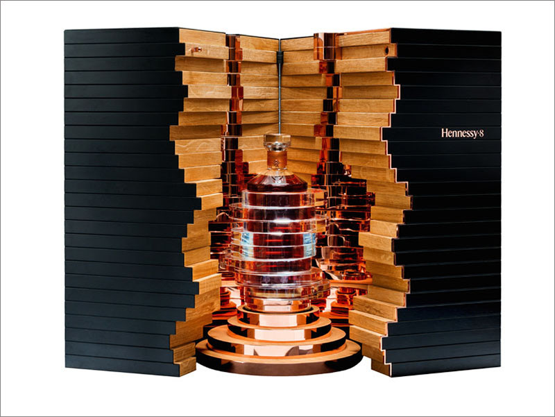 Arik Lévy has designed a Limited Edition bottle and case to celebrate 250 years of Hennessy