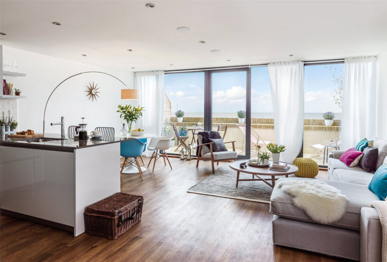 British Beach Homes Get Modern