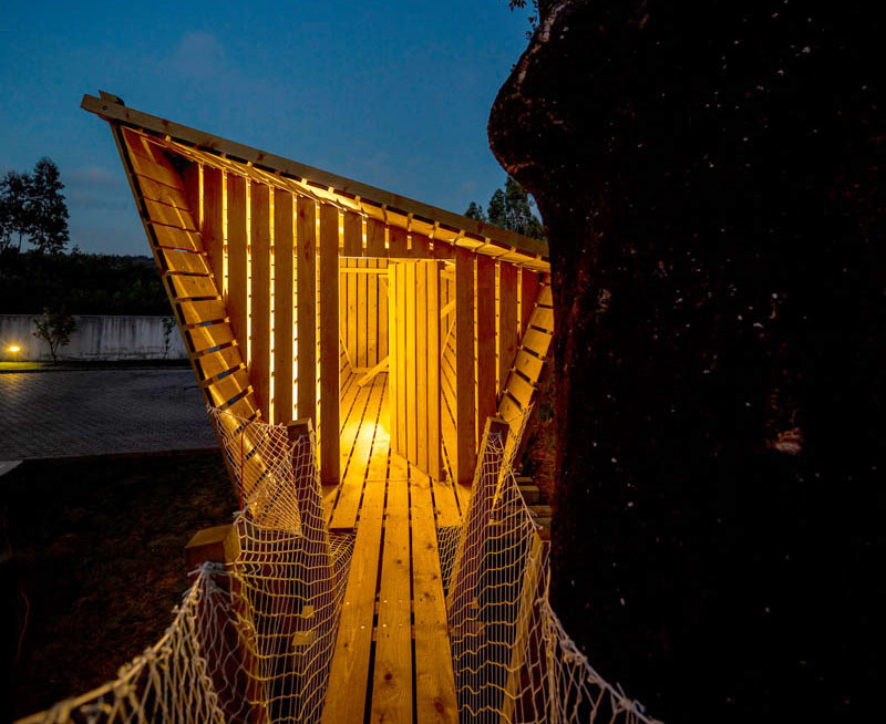 Casa no muro, a playhouse in Portugal, designed by Martial Marquet & Mohammed Omais, together with Olivia Gomes(SA), and Remi Godet