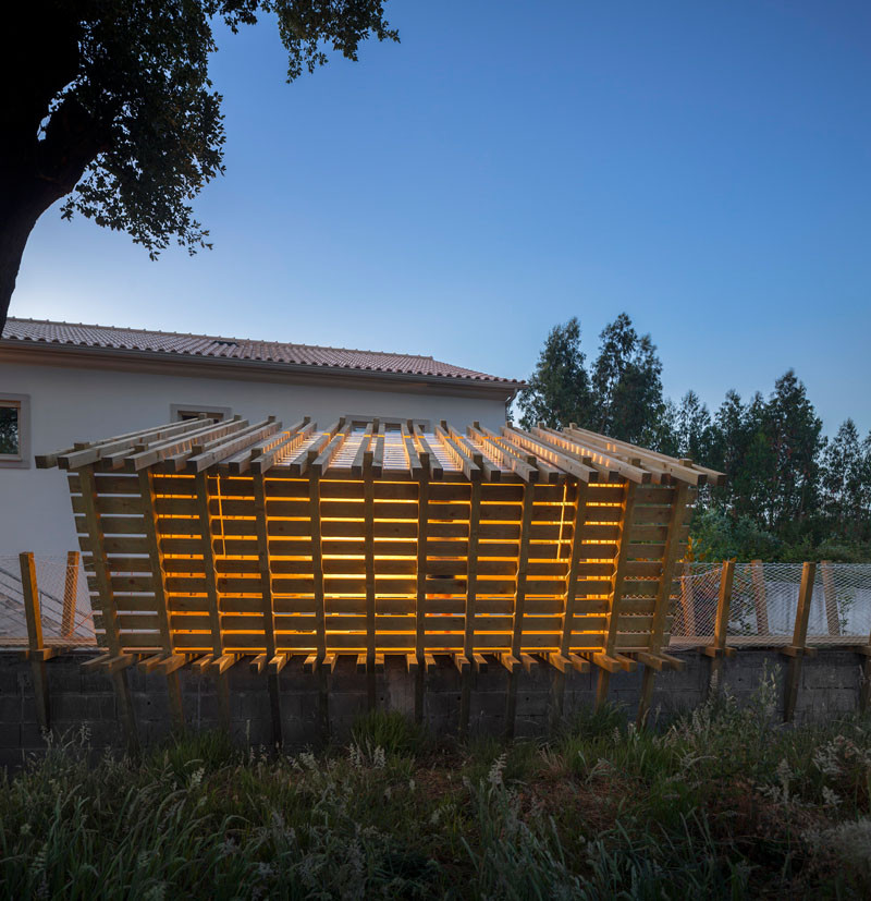 Casa no muro, a playhouse in Portugal, designed by Martial Marquet & Mohammed Omais, together with Olivia Gomes(SA), and Remi Godet