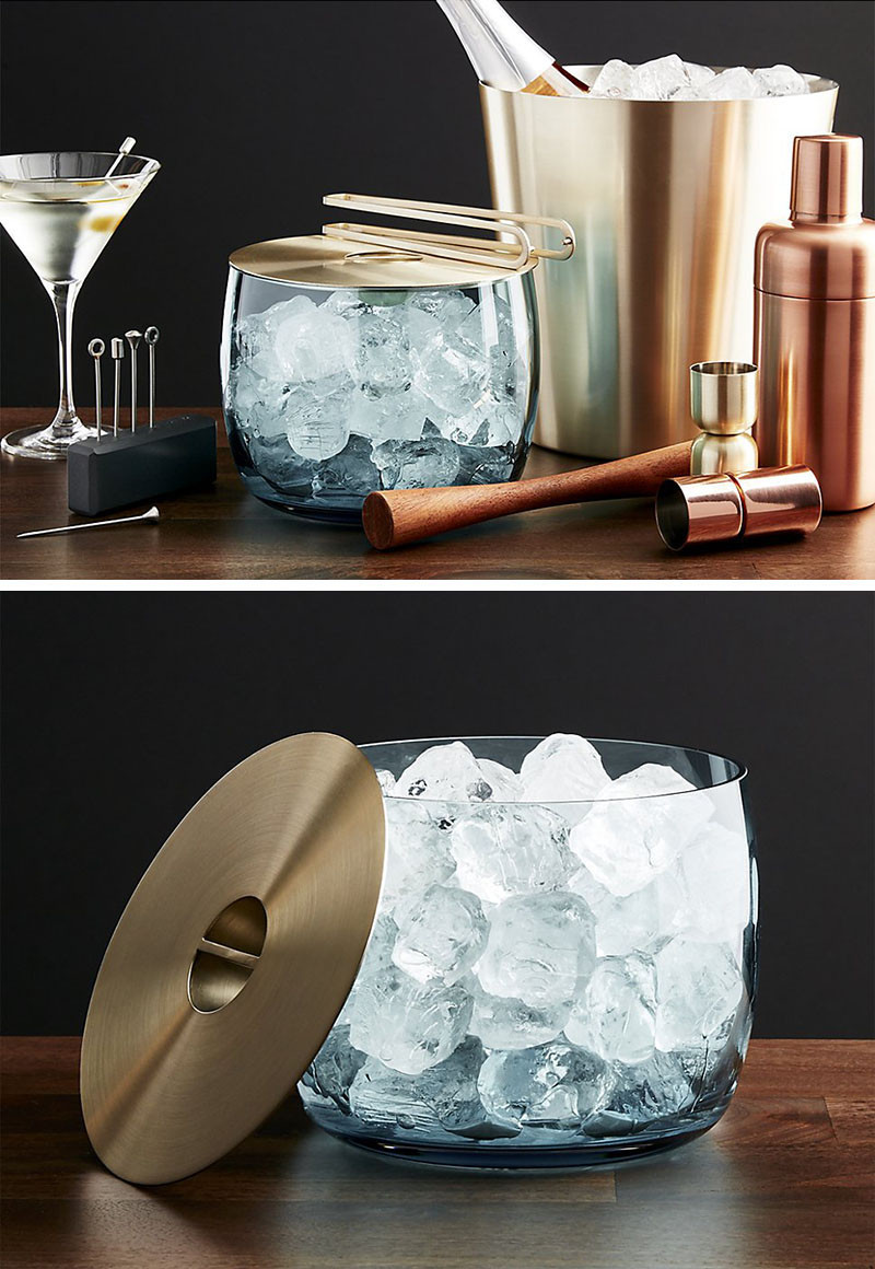 Here's What To Include When Creating Ultimate Bar Cart To Impress Your Friends