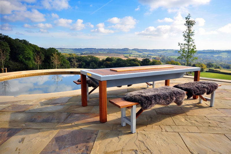 This outdoor table / grill combination makes summer bbqs an entertaining event.