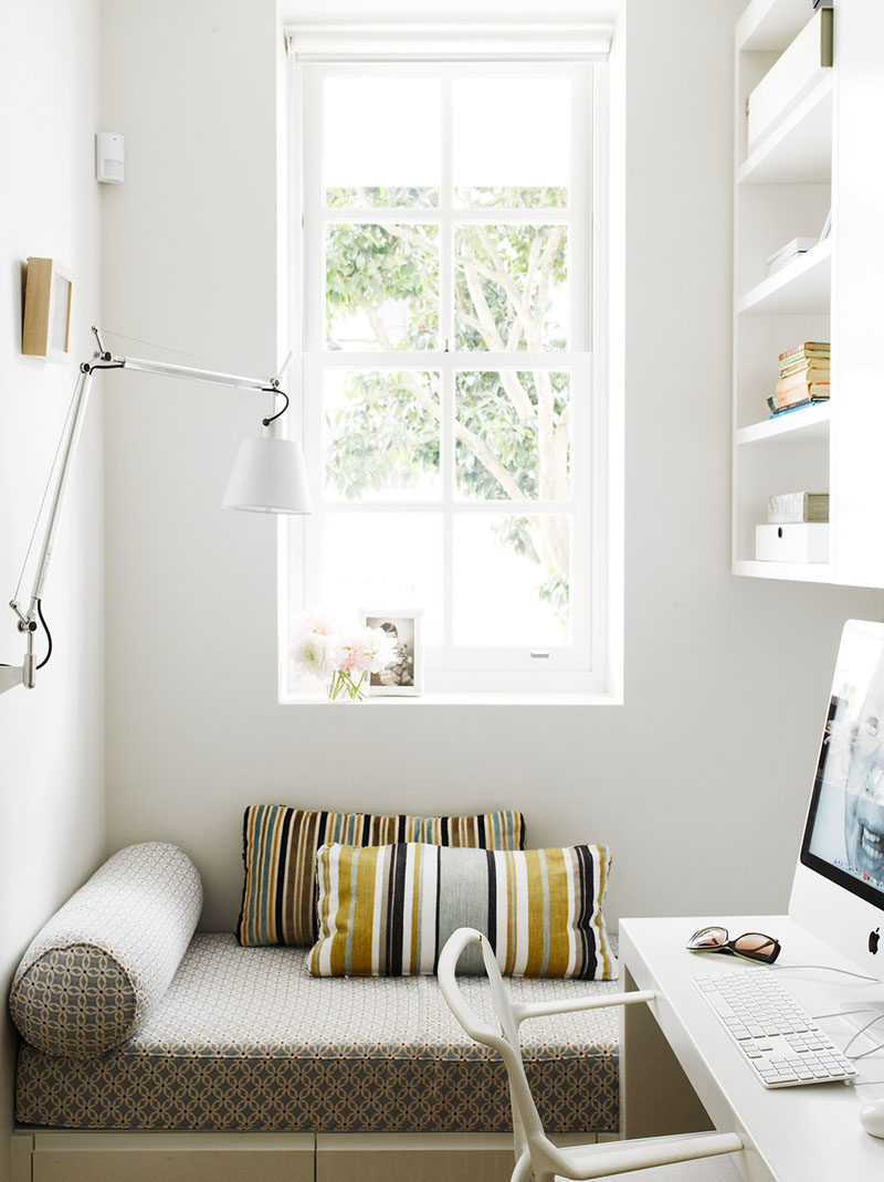 10 Reading Nooks Perfect For Curling Up In // This tiny reading corner is a great place to relax after finishing some work.