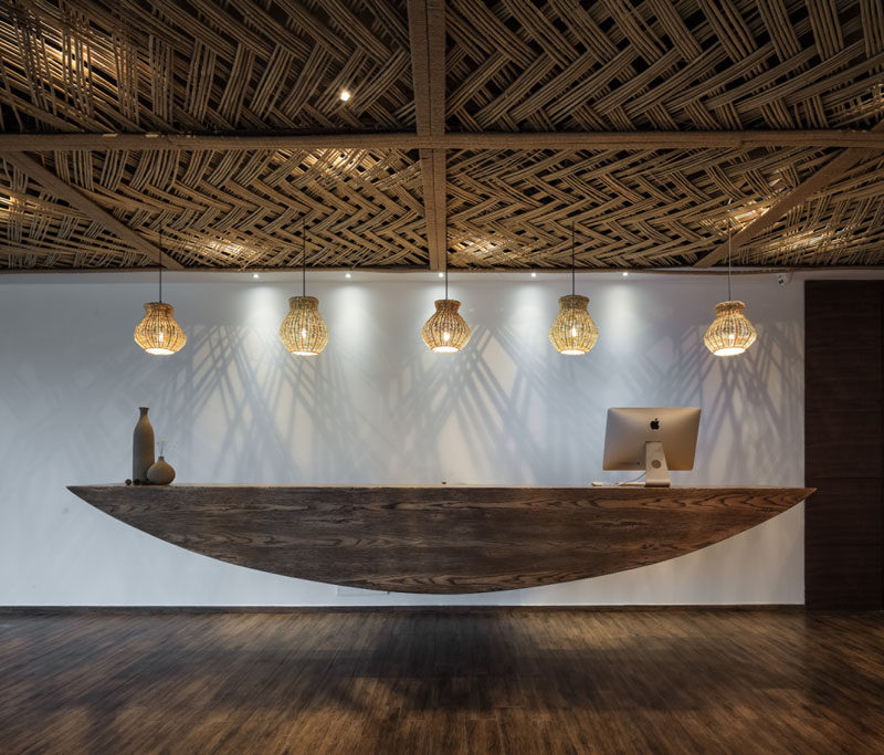 23 Pictures Of The Ripple Hotel At Qiandao Lake, In Hangzhou, China // The floating hotel reception desk.