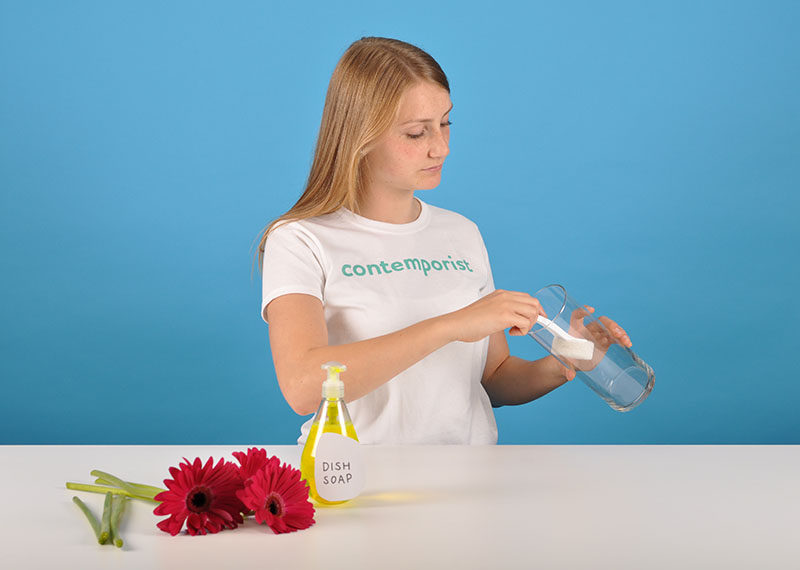 9 Ways To Keep Your Cut Flowers Fresh // Make Sure Your Vase Is Clean --- You want your vase to be as clean as possible so there's no chance that bacteria or some nasty little microorganism will kill off your precious flower