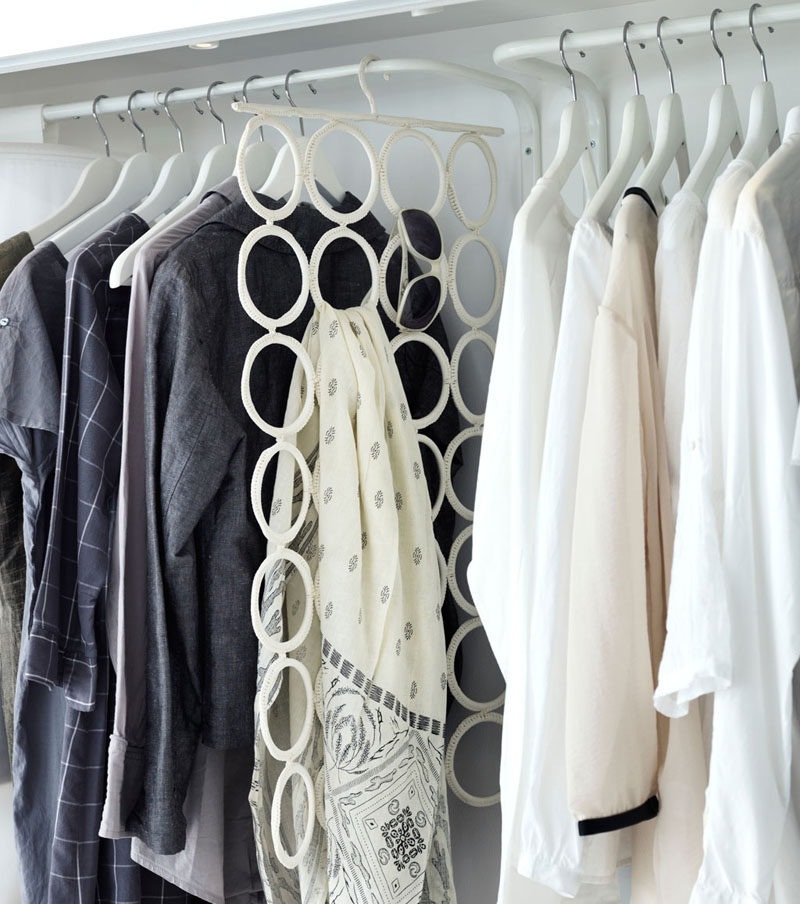 Fietstaxi iets Vruchtbaar 9 Storage Ideas For Small Closets