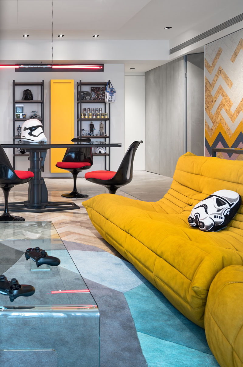 In this Star Wars inspired apartment, elements like lightsabers and Darth Vader cushions, have been used as pendant lights and decorative elements.