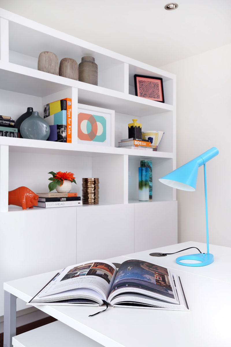 9 Ideas for Creating a Stylish Bookshelf // Keep it odd --- Group similar objects in odd numbers rather than even ones for a more aesthetically pleasing look. Odd number of objects create dimension and depth, while even ones can look flat and unfinished. If you must have even groups, then think about using different heights.