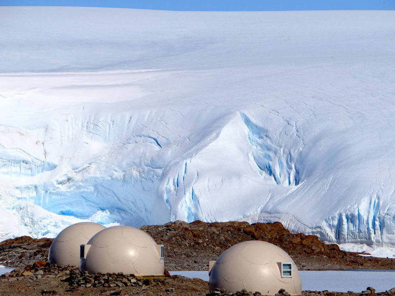 GLAMPING IN ANTARCTICA // White Desert is a tour company whose mission is to give people an opportunity to see and experience the "real Antarctica", by staying in one of 6 sleeping pods. 