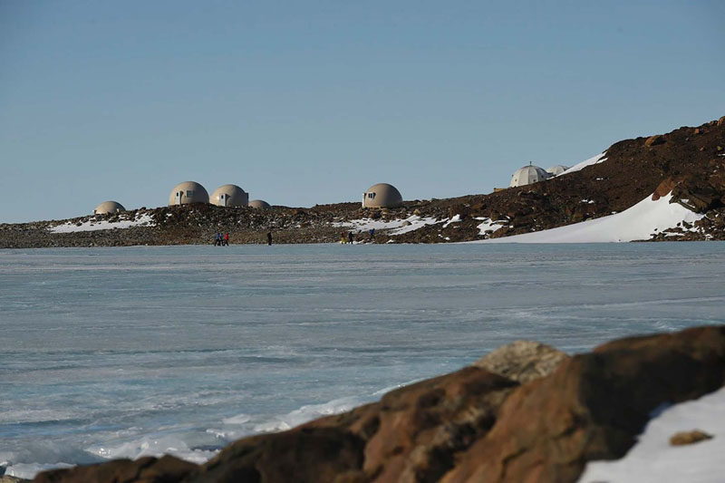 GLAMPING IN ANTARCTICA // White Desert is a tour company whose mission is to give people an opportunity to see and experience the "real Antarctica", by staying in one of 6 sleeping pods. 