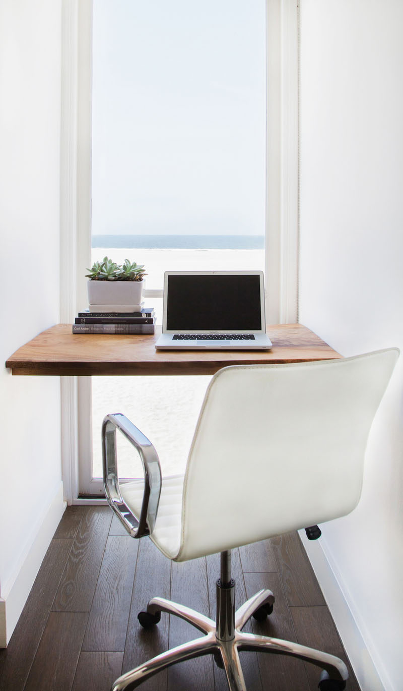 10 Small Home Office Ideas - An alcove with a view makes for the perfect spot to set up a home office. You'll get inspiring views and tons of natural light. #HomeOffice #SmallHomeOffice #SmallDesk #InteriorDesign