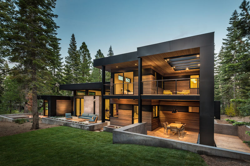 sagemodern have designed this contemporary home nestled between the trees along side a golf course in Truckee, California.