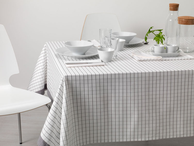 5 Essentials You Need When Hosting An Awesome Modern Tea Party // Keep your table linens simple and classy.