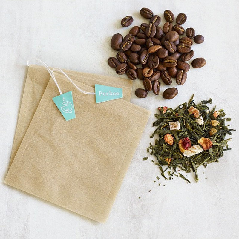 Gift Ideas For Tea Drinkers // Put your loose leaf teas into convenient tea bags so you can enjoy your tea any time, any where without having to lug around the whole container of tea.