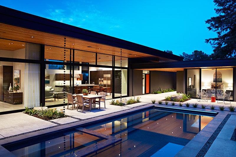 This new home in San Mateo Highlands, California, has been designed by Klopf Architecture as a replacement house for an original Eichler house that burnt down.