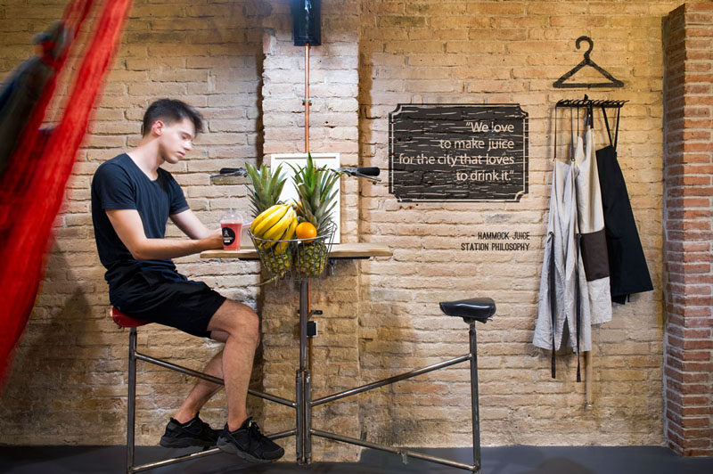 These stationary “face to face” double bicycles keep your feet busy as you drink your juice.