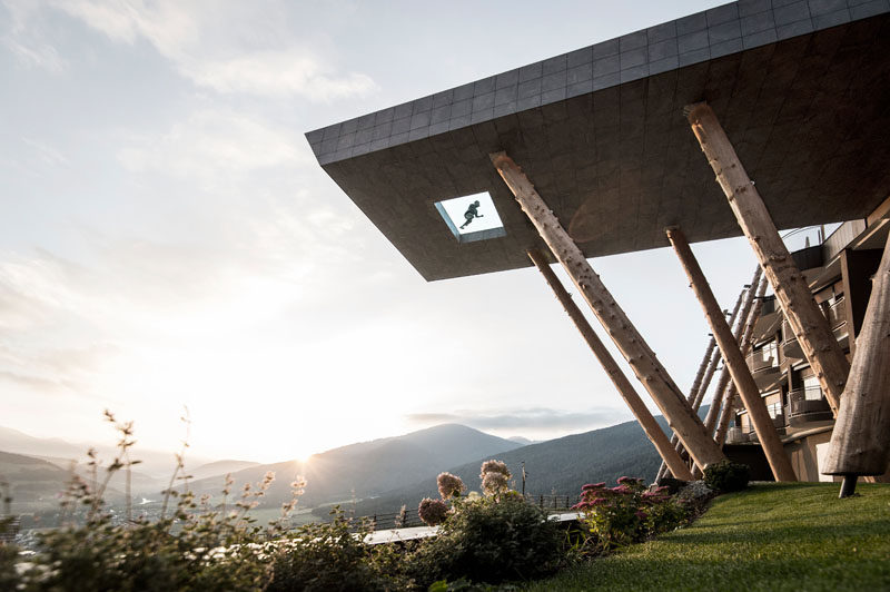 When noa* (network of architecture), were asked to re-design Hotel Hubertus that sits at the foot of a ski and hiking area in Valdaora, Italy, they included a new 82 foot (25m) swimming pool. that overlooks the valley below.